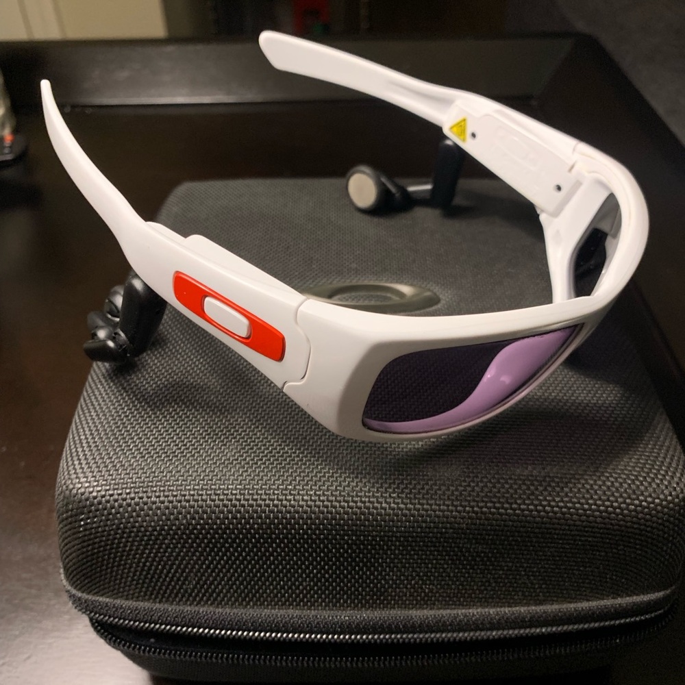 Oakley Thump Polish White w/ Warm Grey Lens